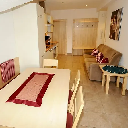 克里斯丁甘道夫公寓 *