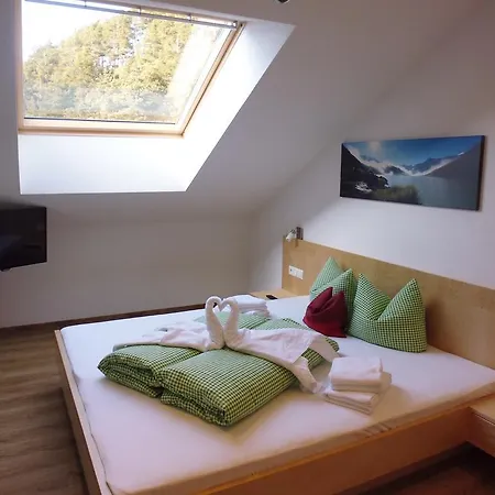 Gundolf Christine Apartment *