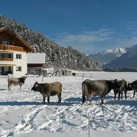 דירה Gundolf Christine *