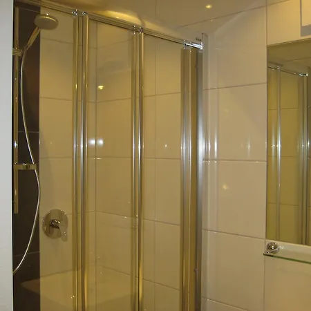 Gundolf Christine ארצל אים פלאצטל